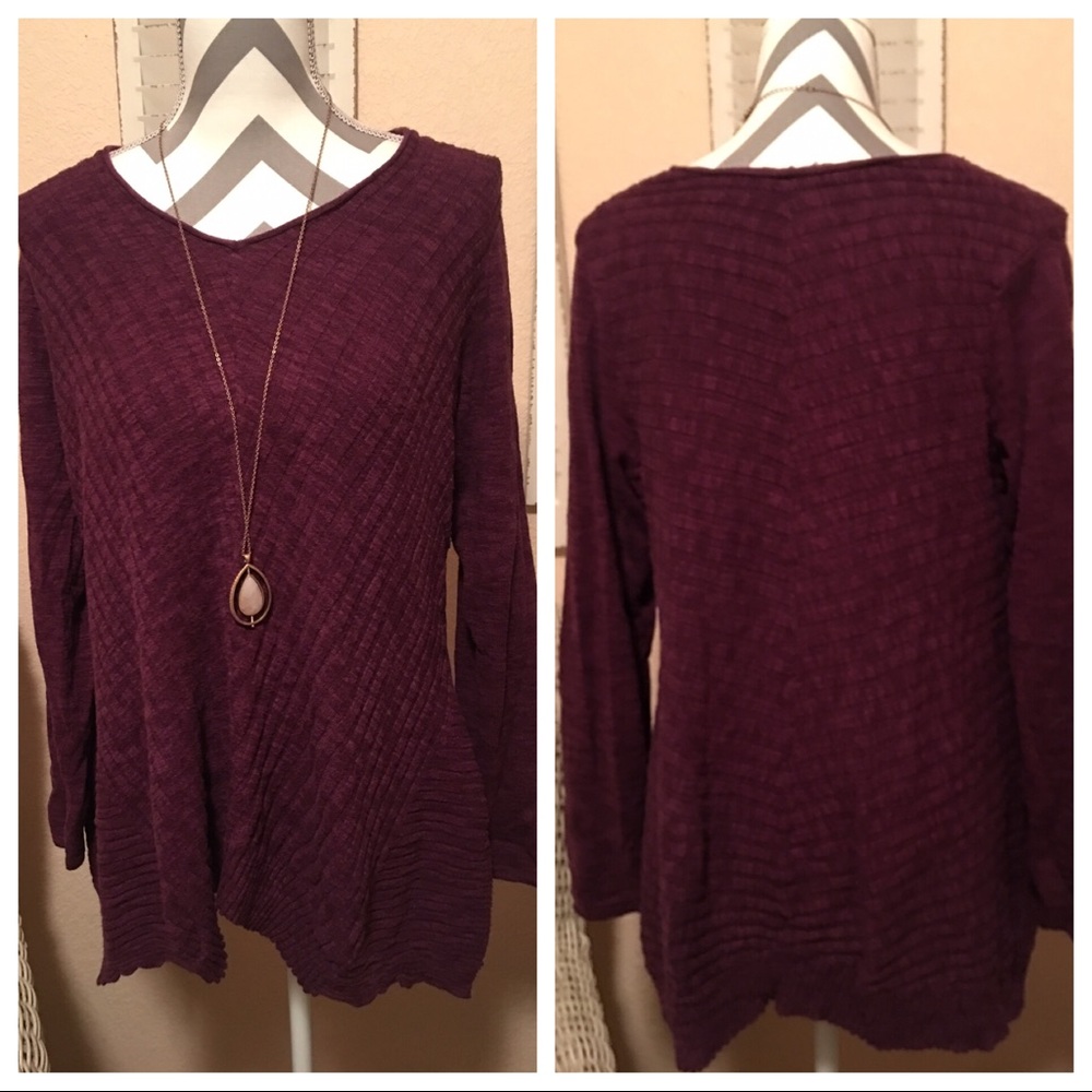 Cute burgundy top